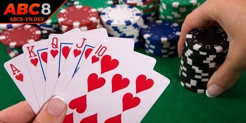 Số người chơi và mục tiêu của tựa game 