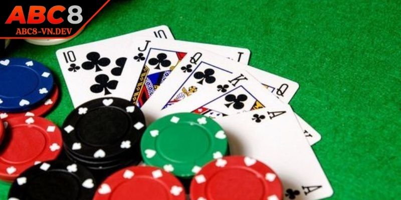 Tiến Lên Miền Nam ABC8 Thu Hút Với Lối Chơi Lôi Cuốn 2 Bộ bài chia đều trong ván tiến lên là bài 52 lá